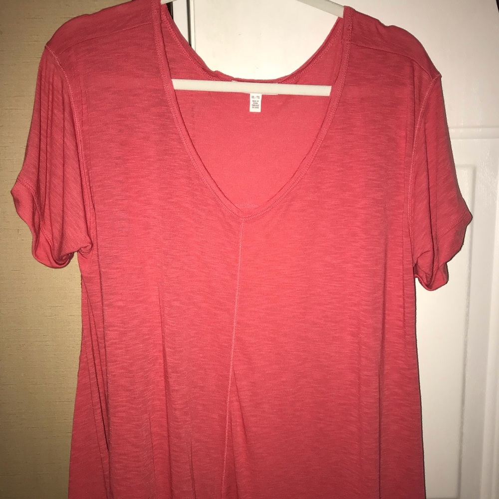 XXL coral Aeropostale top. Very cute! Never wore!